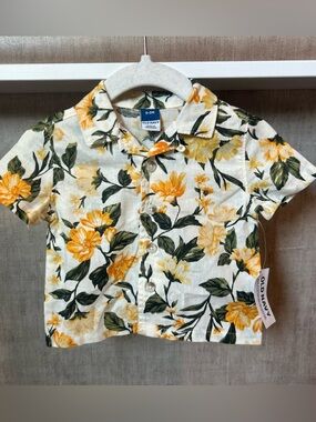 Old Navy White Floral Short-Sleeve Button Down Shirt